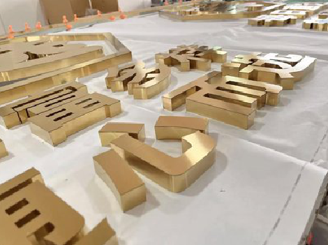 鲁山拉丝不锈钢字的特点。