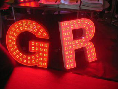 鲁山LED发光字常见的安装误区。